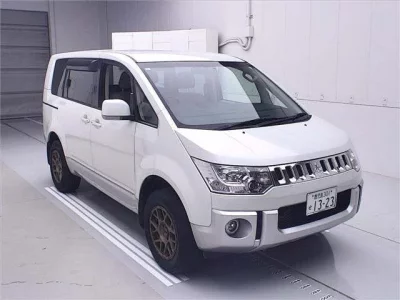 Mitsubishi DELICA D5