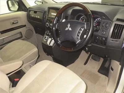 Mitsubishi DELICA D5