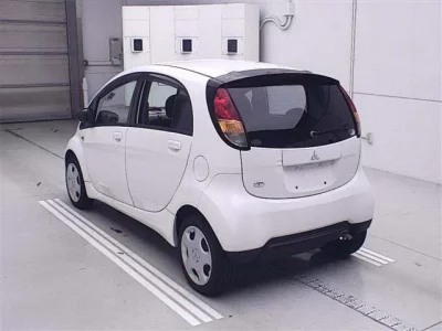Mitsubishi I