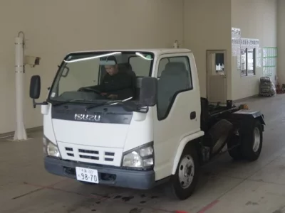 Isuzu ELF