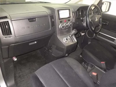 Mitsubishi DELICA D5