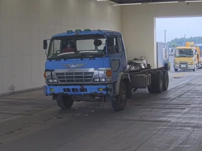 Hino SUPER DOLPHIN