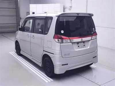 Mitsubishi DELICA D2