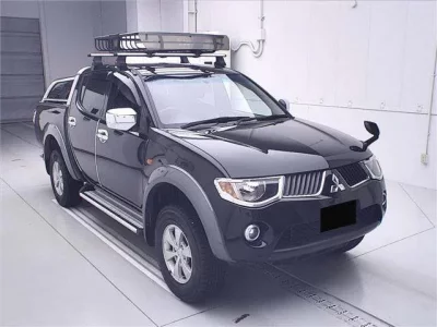 Mitsubishi TRITON