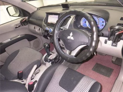Mitsubishi TRITON