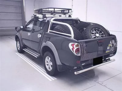 Mitsubishi TRITON