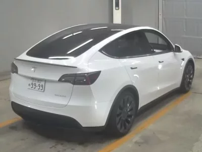 Tesla MODELY