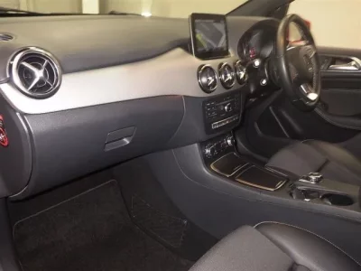 Mercedes-Benz B CLASS