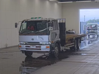 Nissan TRUCK