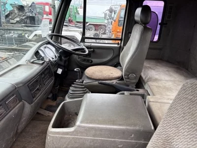 Nissan TRUCK