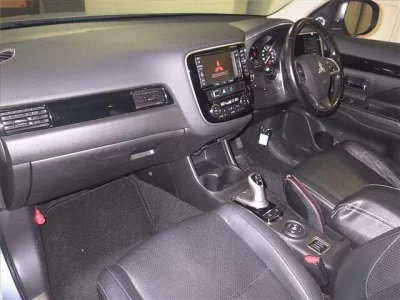 Mitsubishi OUTLANDER PHEV