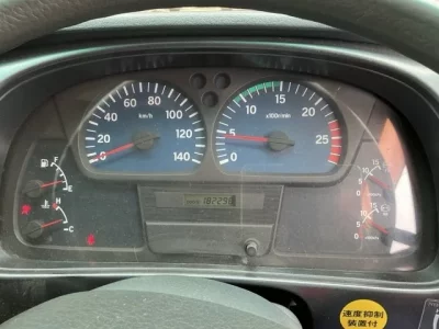 Nissan TRUCK