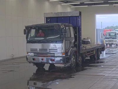 Nissan TRUCK