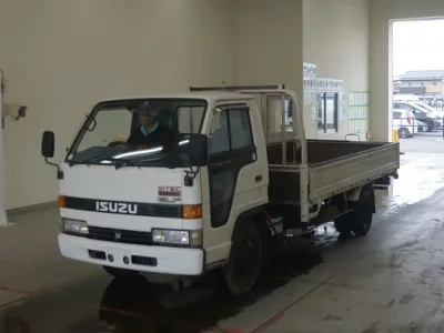 Isuzu ELF