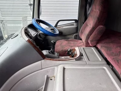 Nissan TRUCK