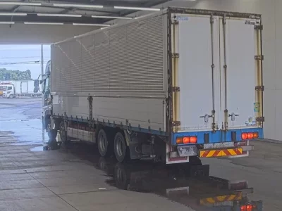 Nissan TRUCK
