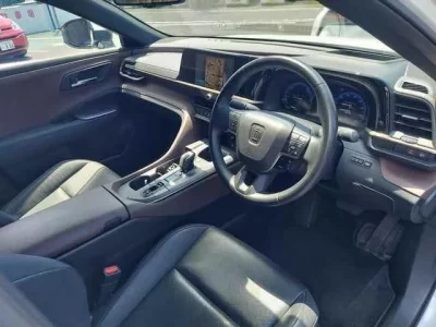 Toyota CROWN CROSSOVER