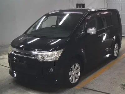 Mitsubishi DELICA D5