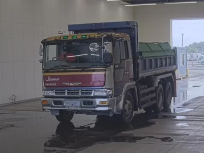 Hino SUPER DOLPHIN