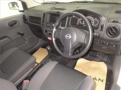 Nissan AD