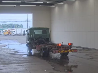 Nissan TRUCK