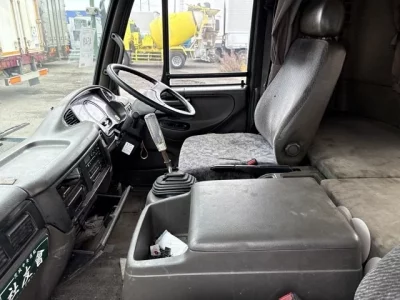 Nissan TRUCK