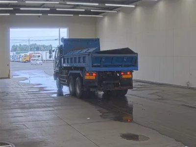Nissan TRUCK