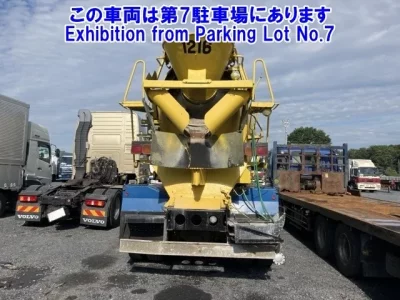 Nissan TRUCK