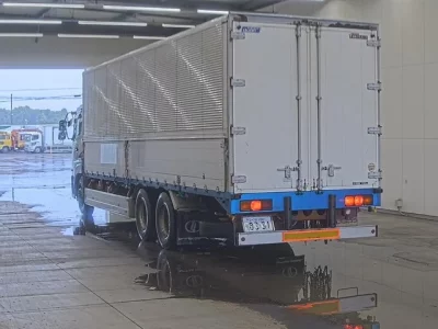 Nissan TRUCK