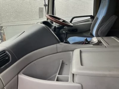Nissan TRUCK