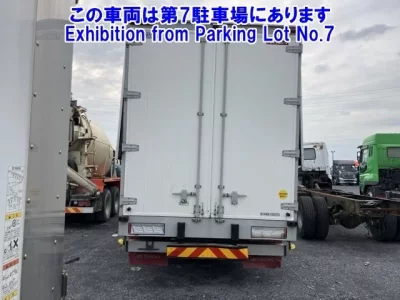 Nissan QUON