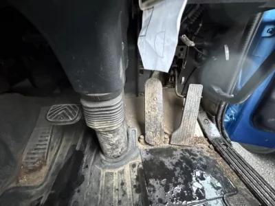 Nissan TRUCK