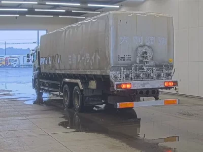 Nissan QUON