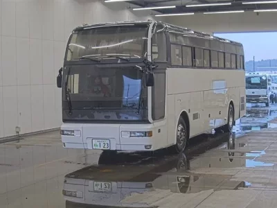 Isuzu BUS