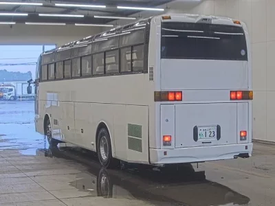 Isuzu BUS