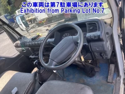 Nissan TRUCK