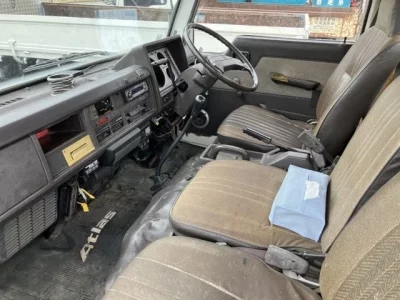 Nissan TRUCK
