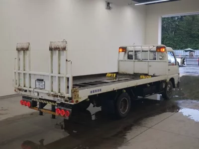 Nissan TRUCK