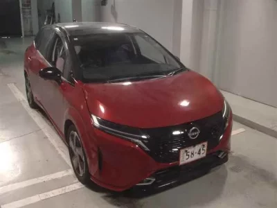 Nissan AURA