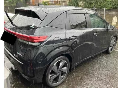 Nissan AURA