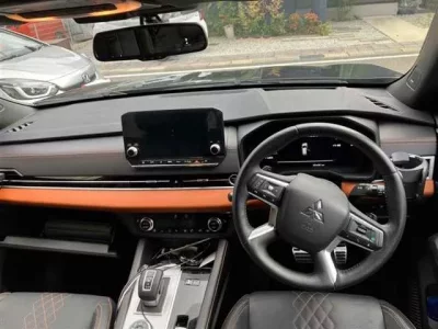 Mitsubishi OUTLANDER PHEV