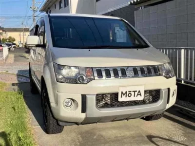 Mitsubishi DELICA D5