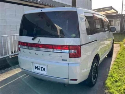 Mitsubishi DELICA D5