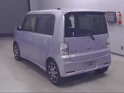 Toyota PIXIS SPACE