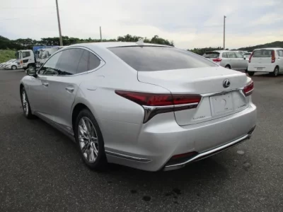 Lexus LS