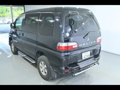 Mitsubishi DELICA