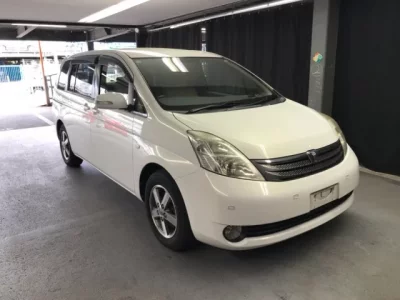 Toyota ISIS