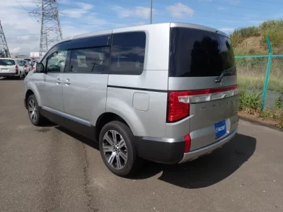Mitsubishi DELICA D5