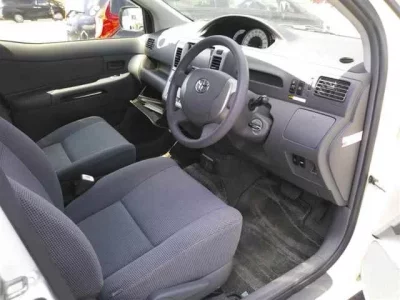 Toyota RAUM