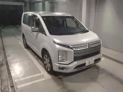 Mitsubishi DELICA D5